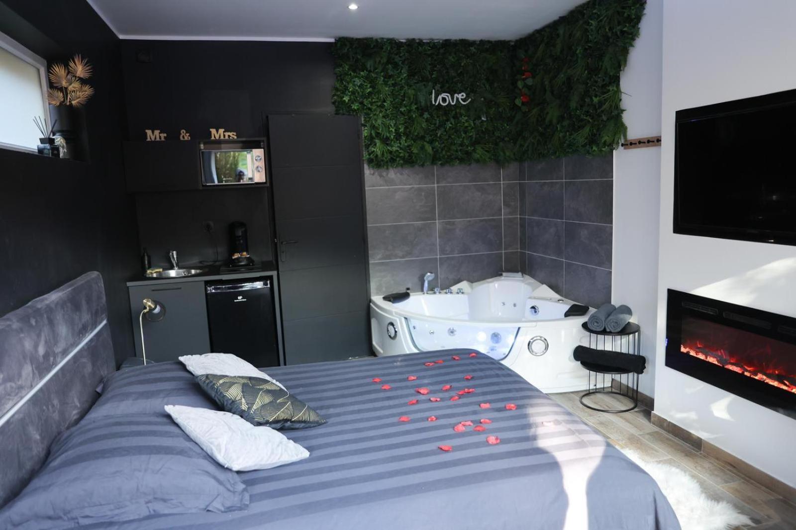 Loft, Studio And Love Rooms Bourg-Saint-Christophe Quarto foto