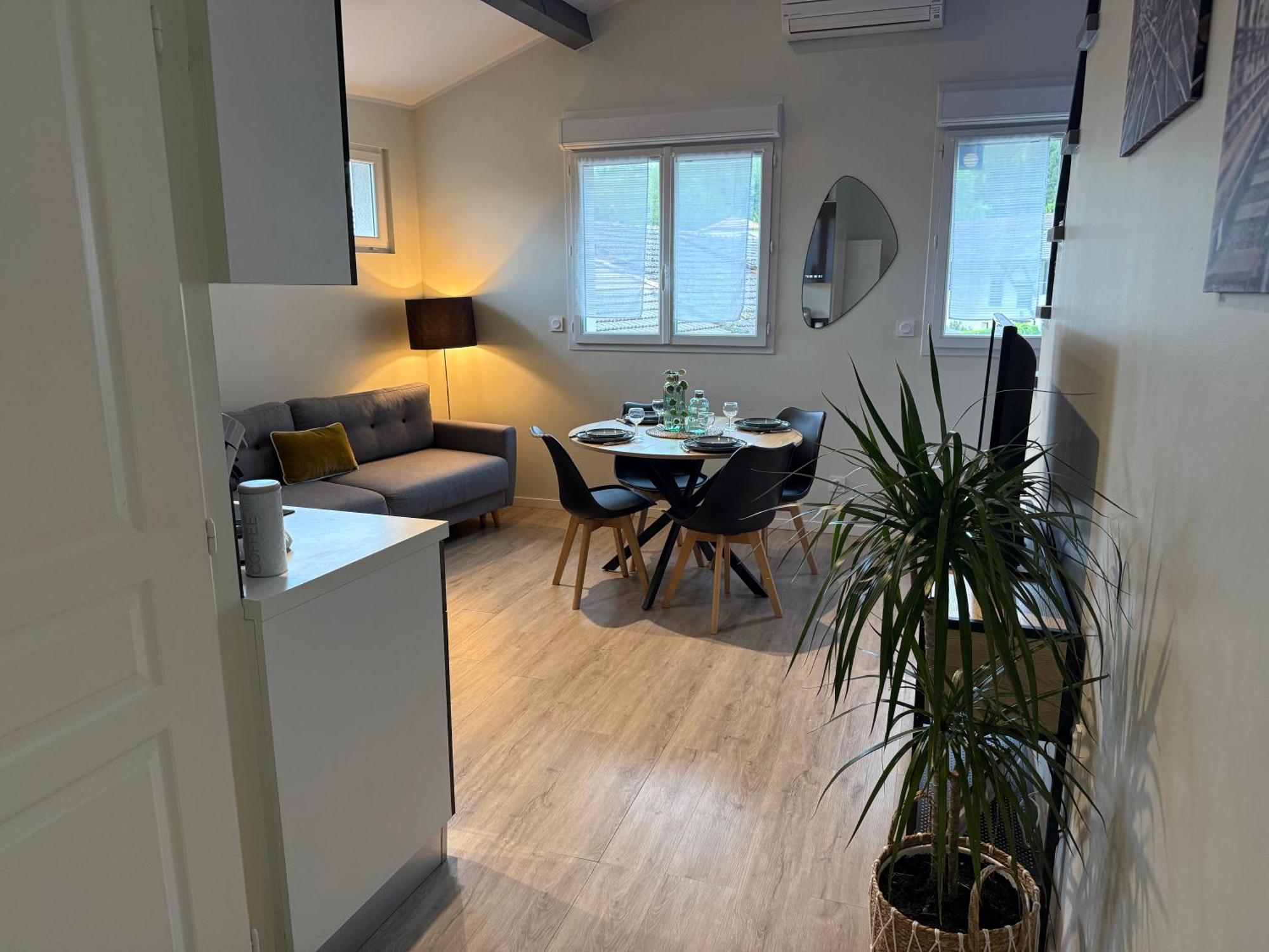 Loft, Studio And Love Rooms Bourg-Saint-Christophe Exterior foto
