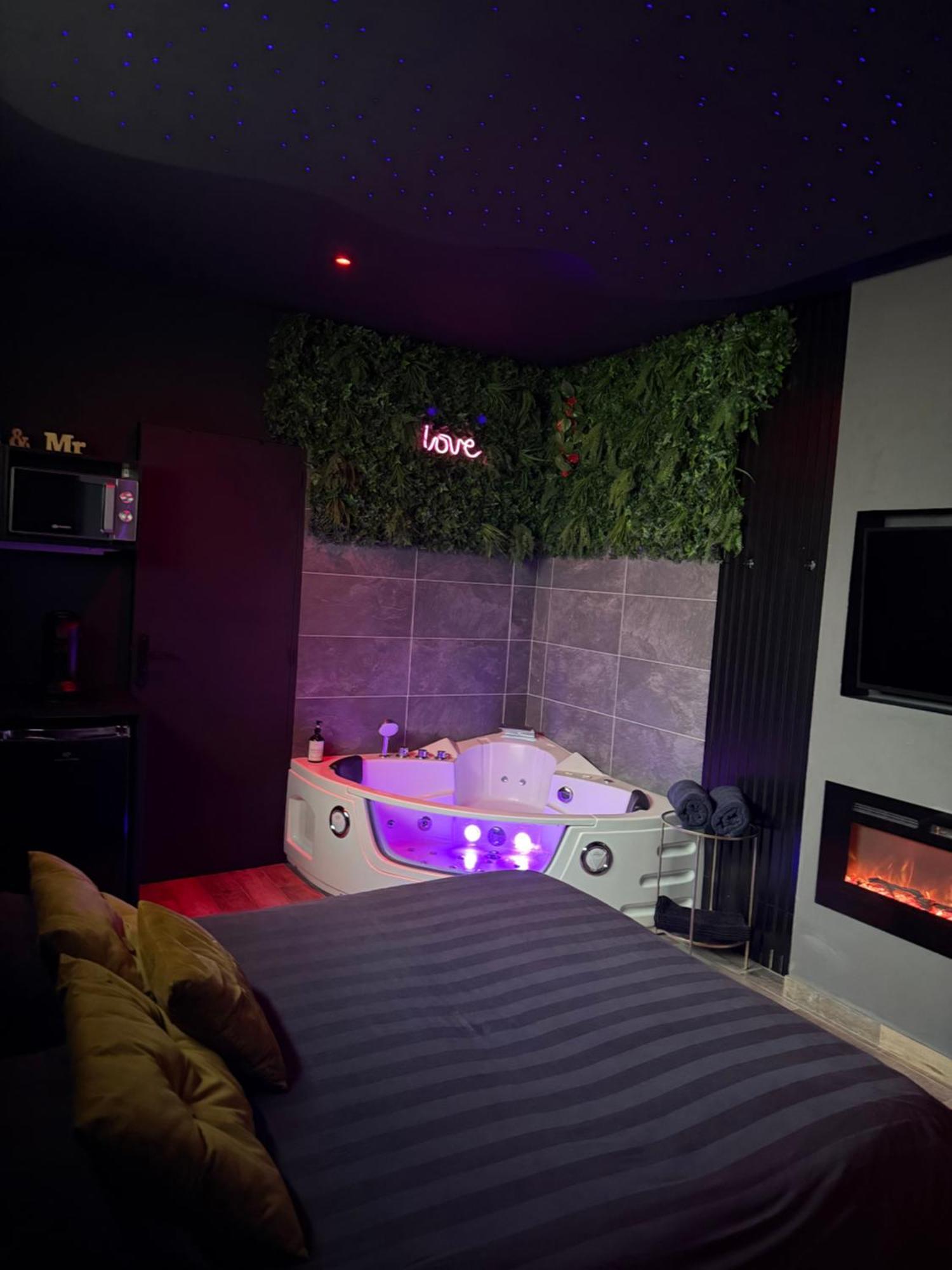 Loft, Studio And Love Rooms Bourg-Saint-Christophe Exterior foto